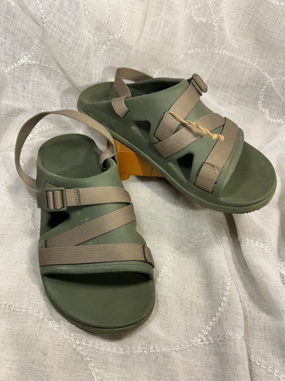 Chaco adjustable sling back sandals